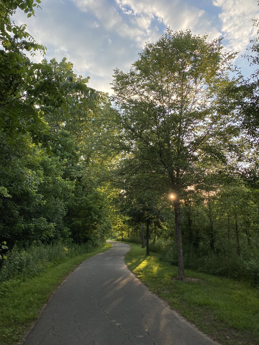 Great weather for celebrating #NationalTrailsDay on the Torrence Creek Greenway. @MeckParkRec <a href="/HuntersvilleGOV/">Town of Huntersville</a> #OptOutside