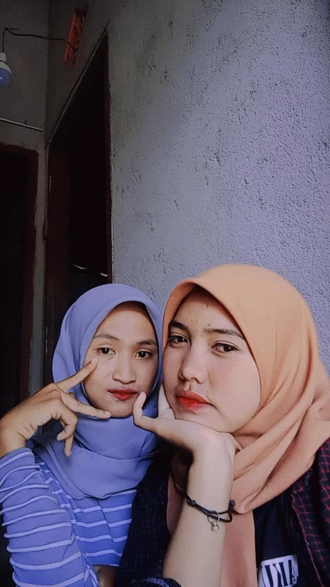 AiroCrott's tweet photo. Enakan yang mana https://t.co/GPA3LfKgg6