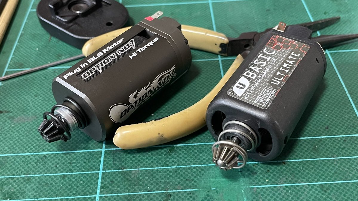 スコーピオンブラシレスモーター CZ Scorpion EVO3 賀 ブラシレスモーターに純正モーターの軸受けを移植