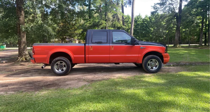 madzb00's tweet photo. ❗️STOLEN❗️if you see this truck please call the cops ASAP. this is my 17 year old brothers truck. it was stolen from Pappasitos in Hunble, Texas around 5pm today.
PLEASE retweet this so we can find his truck &amp; get all the money he has poured in it back. Contact me if found https://t.co/zF40Z8qJ0i