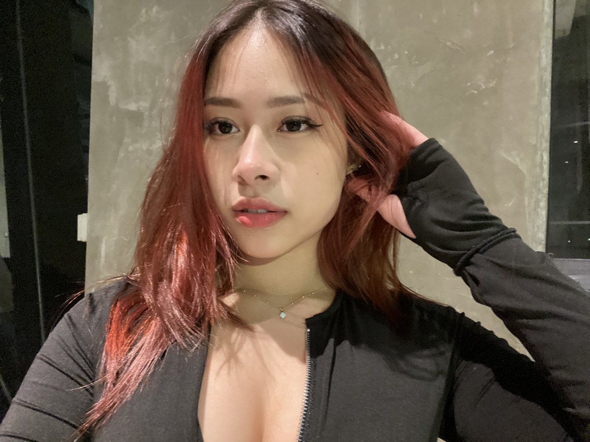 RRoeng's tweet photo. Little photo dump from a girls night out x #birthday #city #bodysuit https://t.co/GYRh2ryWPr