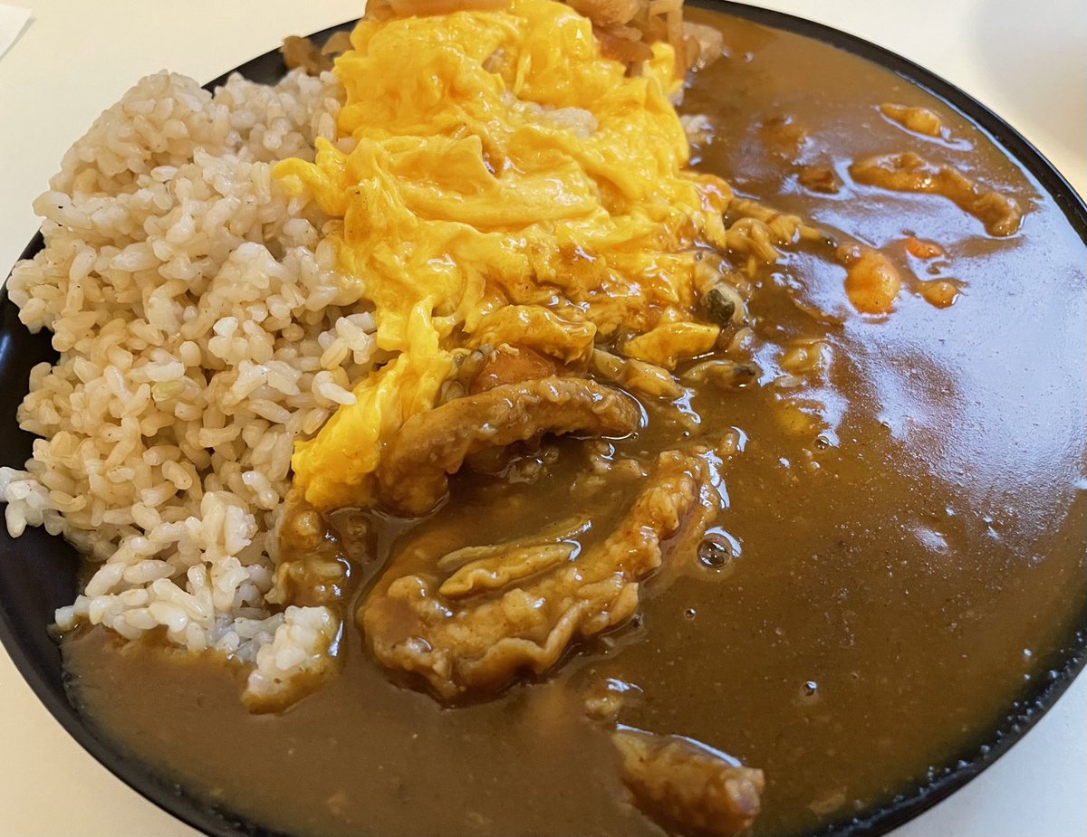 xyz_221's tweet photo. ココイチのルーだけ持ち帰っての自宅ココイチイカ+スクランブルエッグ+納豆トッピング🍛🥄

やっぱカレーはうまいな😁 https://t.co/ZJLqf0usDE