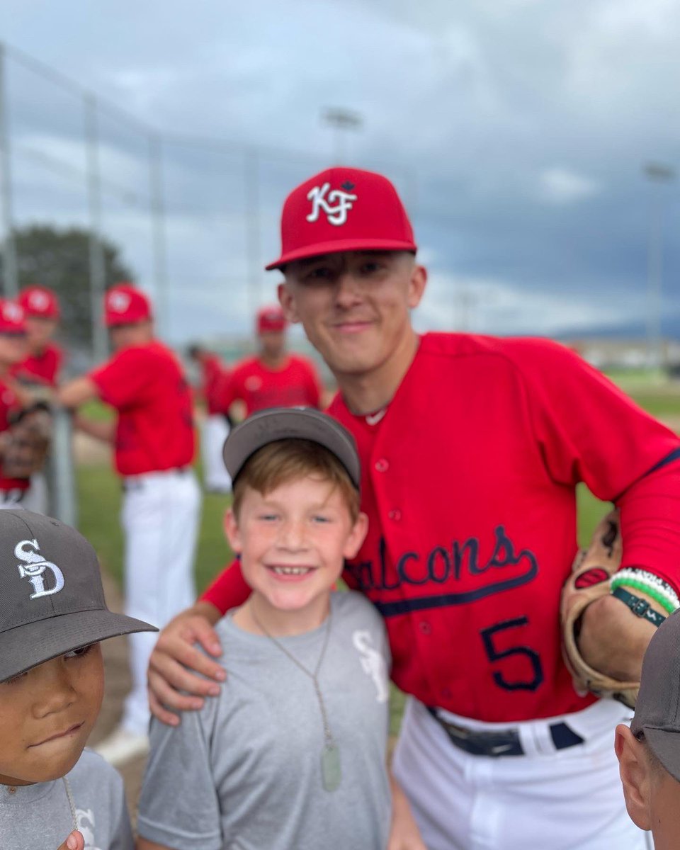 Unitymikey's tweet image. Thank you @Troyb_3 for sharing second base with Knoxie today!