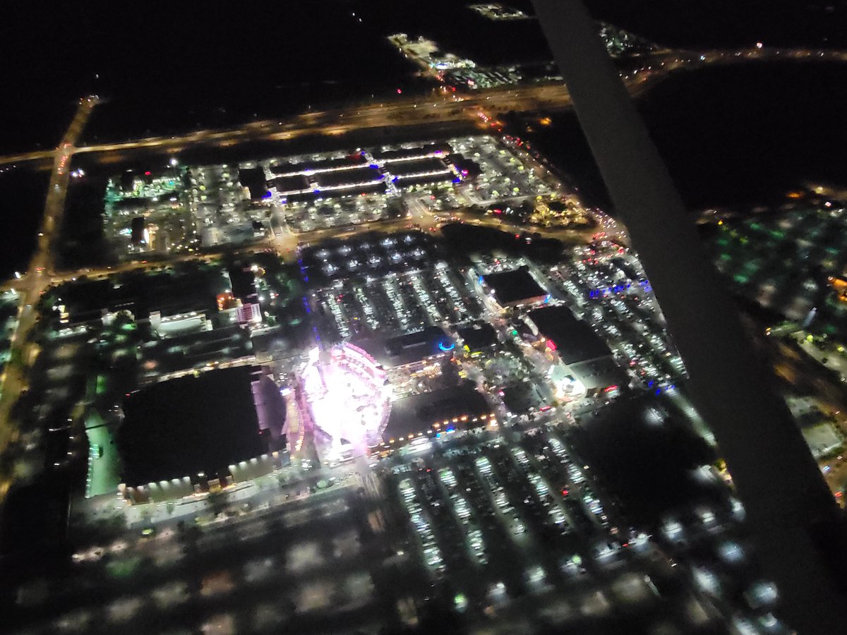 cholubaz's tweet photo. Night current once again! #FlyGA #AvGeek https://t.co/qROC9ZCRrr