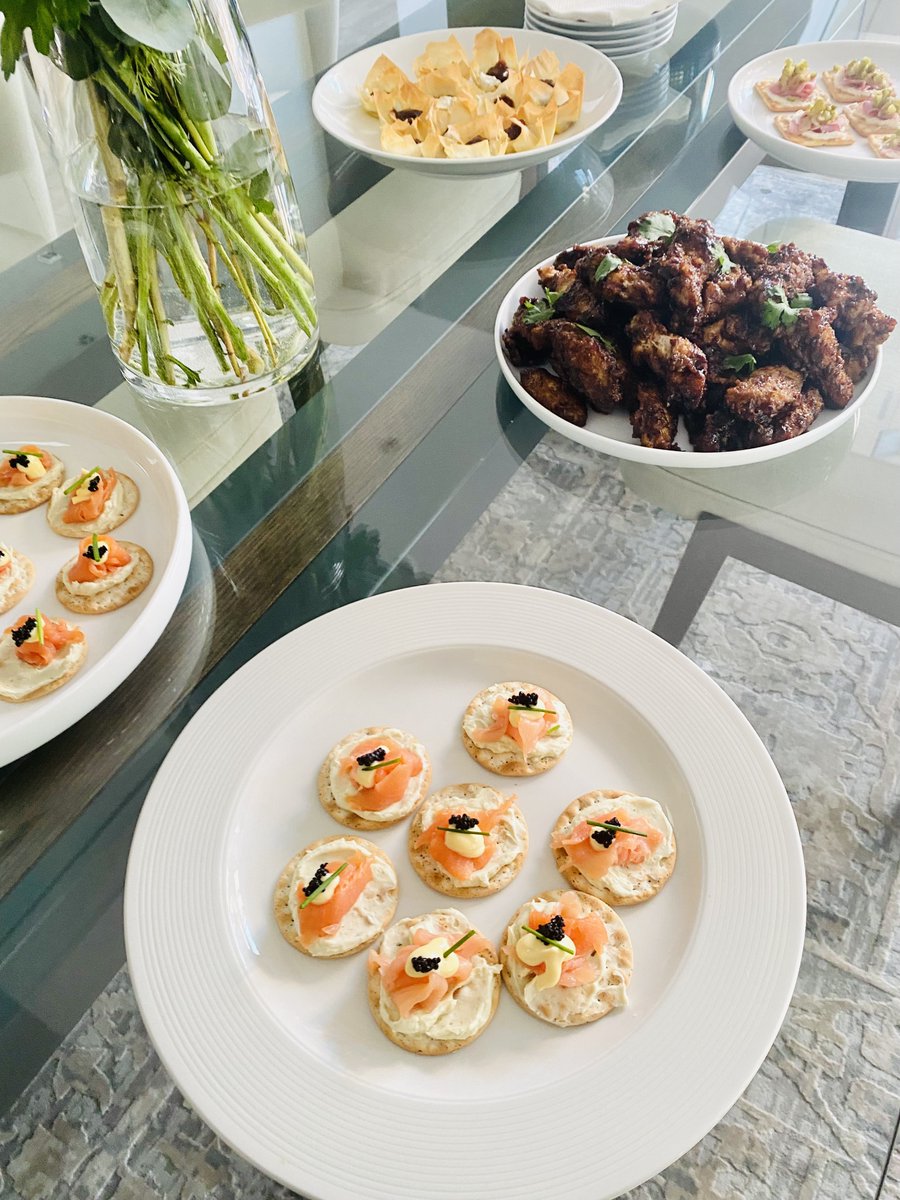 FlavourStudio1's tweet photo. Aways ready to serve some delicious canapés 😋😋😋😋 https://t.co/w7cBhunCb9