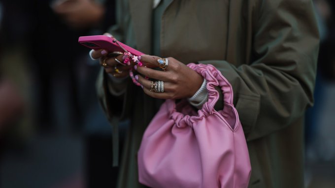 VeilleCyber3's tweet photo. Pinterest to acquire #AI #shopping app #TheYes in fashion bid 
https://t.co/9sdULfyhGn

#cryptocurrencies #MachineLearning #AI #Python #DeepLearning #100DaysOfCode #fintech #nocode #bitcoin #cybersecurity #cybersecurite #metaverse #NFTs https://t.co/Z0eZkHk9Ki