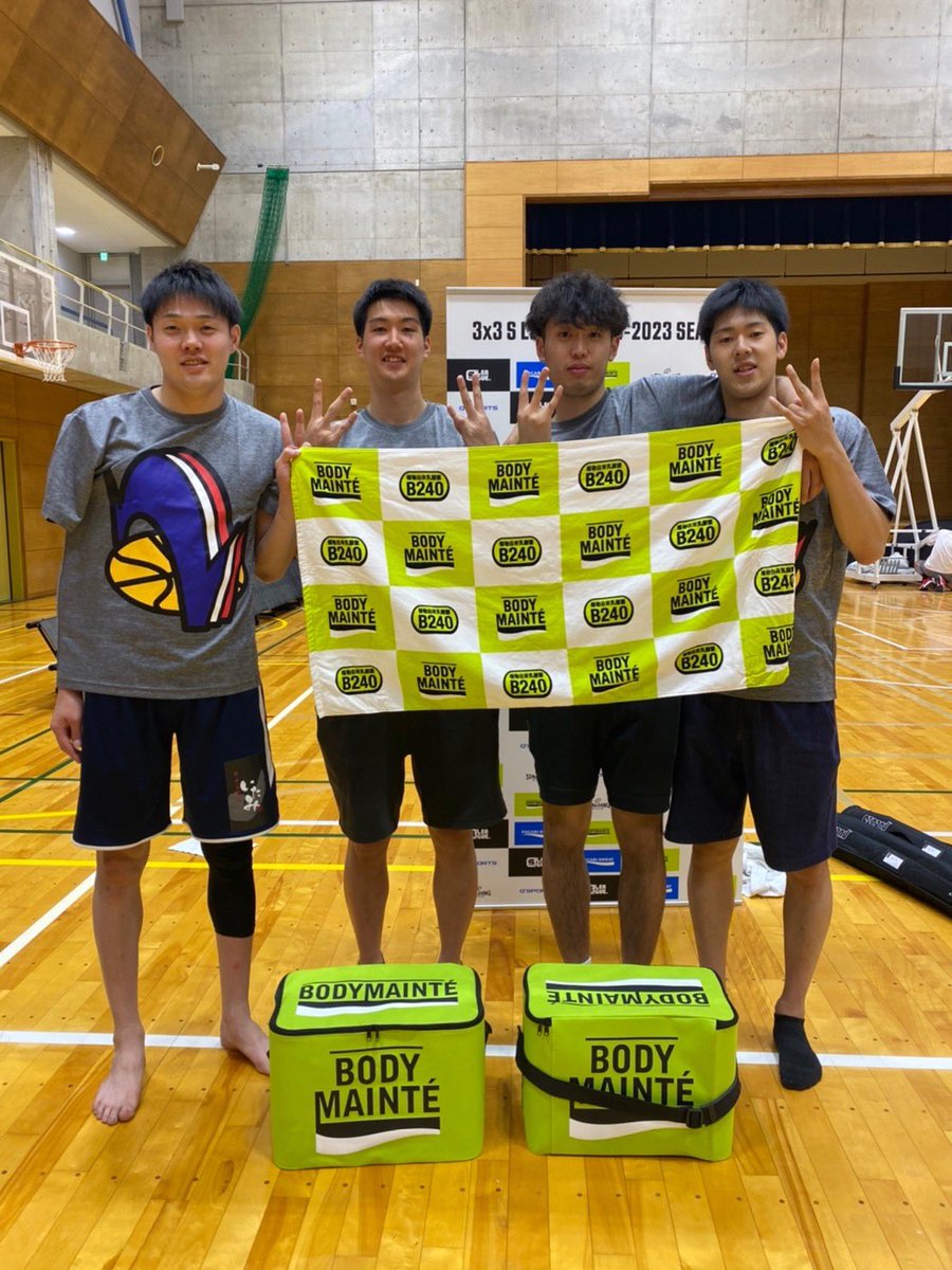 taichi0244's tweet photo. #ta1diary 【vol.712】

@3x3_s_league ラウンド3は3位🥉
準決勝20-20から決めきれず負け😭

@1999SHOTA1019 
@02re_ji14 
@joekuroki 
@WILL_3x3 

2.法政大集合😂
@Syusu_k24 
@dangomushi14101 
だいこうさん！

4.地元山口周南の先輩！
@B_Masaya0 

#中村太地　#ta1 
#Bリーグ　#シーホース三河 https://t.co/zhv4q6CLvH