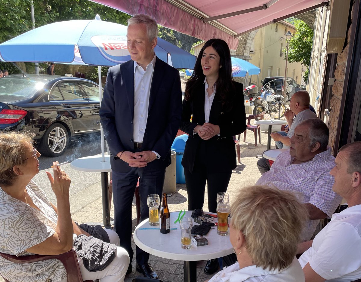 BBuffault's tweet photo. Dernière ligne droite avant le 1er tour des #legislatives2022 ! 
Bon courage et bonne campagne à tous les candidats de la majorité présidentielle engagés partout en France pour permettre au Président de la République d’agir, engagés pour vous ! 💪🇫🇷 https://t.co/rEMkWM1y3H