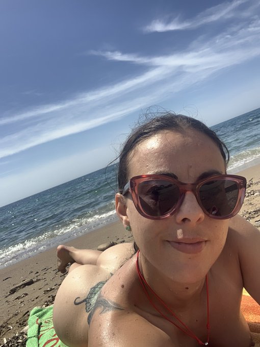 D&iacute;a estupendo 🏖 https://t.co/mWuHNvdRy8