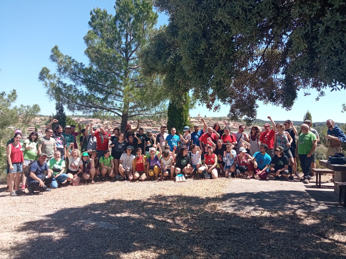 #Volt5 
Acabem la parada a #Valjunquera amb la foto final de grup 😍

Gràcies a l'acompanyament de la <a href="/GMatarranya/">Gent del Matarranya</a> 

#TerritorisEnLluita