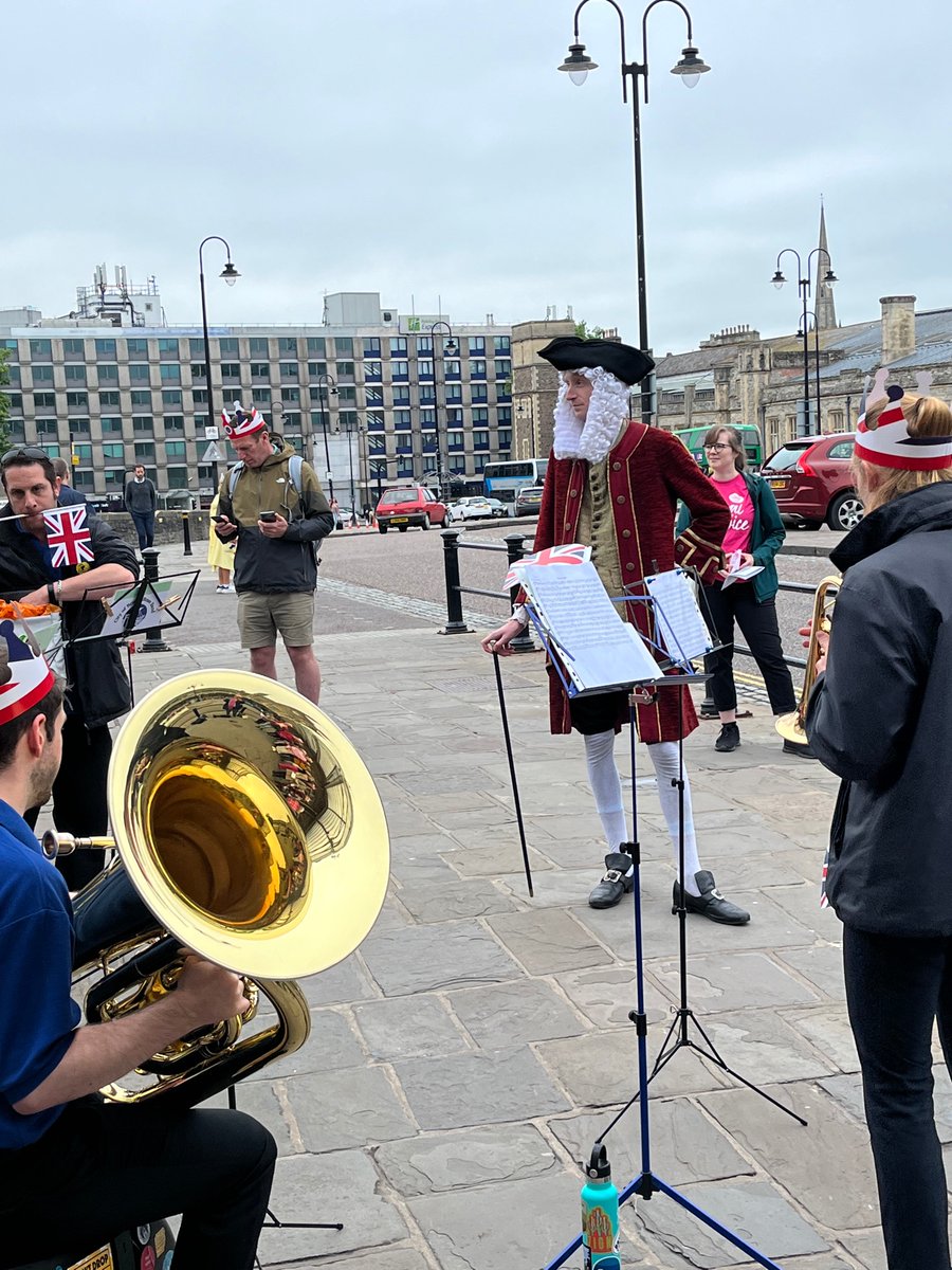 Time for a Handel flashmob in #BRISTOL <a href="/FitzConsort/">The Fitzhardinge Consort</a> <a href="/stgeorgesbris/">St George's Bristol</a>
