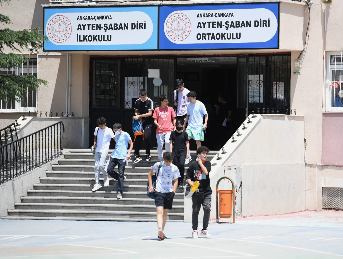 tcmeb's tweet photo. LGS Kapsamındaki Merkezî Sınav Tamamlandı

🏫Sınav, 82 bin 551 salonda iki oturum hâlinde yapıldı.

📢Sınav sonuçları, 30 Haziran 2022 tarihinde açıklanacak. #LGS2022 

👉https://t.co/8QSRY7VZda https://t.co/UMdS1bWfnN