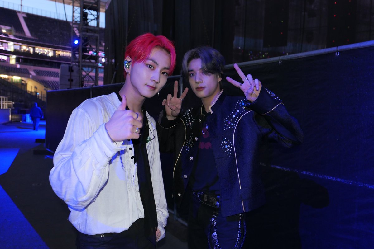 JAEYUNHSIM's tweet photo. ENGENEs! Receiving such a dream-like precious memory in Frankfurt couldn’t make me happier!! Thank you so much, let’s meet again and more often in future, I am looking forward for your presence at next concert! ❤️ https://t.co/W0Y6BCIzwx