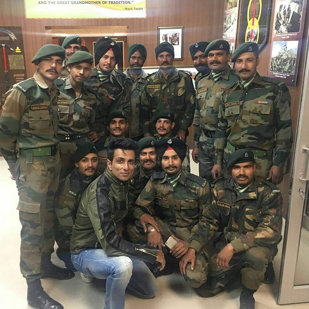 Ajay024102031's tweet photo. @SonuSood
जमीन से जुड़ा इंसान सोनू सूद❣️❣️
@FcSonuSood https://t.co/wUZmO88g6a