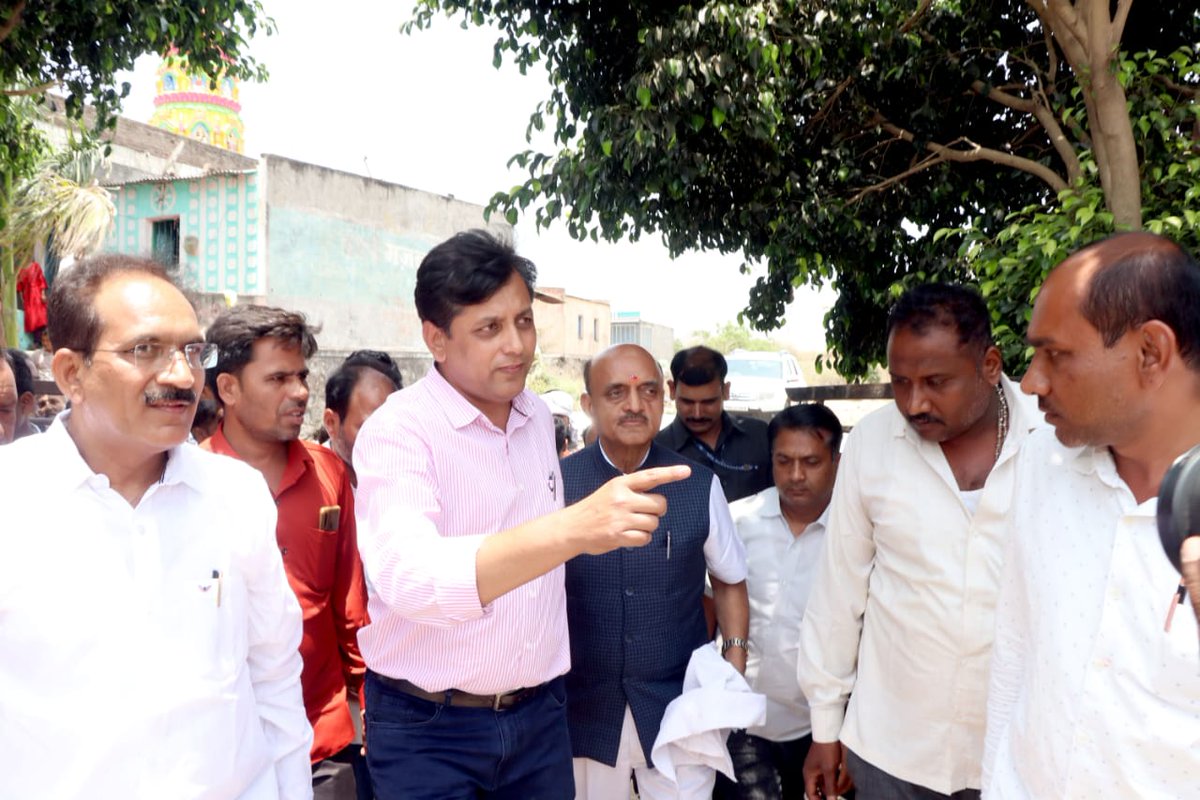 DrBhagwatKarad's tweet photo. आज संभाजीनगर दौऱ्या दरम्यान जागतीक पर्यावरण दिवसाचे औचित्य साधुन हस्ता गावामध्ये कृषी मार्गदर्शन केंद्र व स्वयंचलीत हवामान केंद्राचे उ‌द्घाटन माझ्या हस्ते संपन्न झाले. या गावामध्ये नाबार्डच्या पाणलोट विकास निधी अंतर्गत "एकात्मिक पाणलोट विकास प्रकल्प" चालू असून या प्रकल्पात https://t.co/cR9jZj3enG