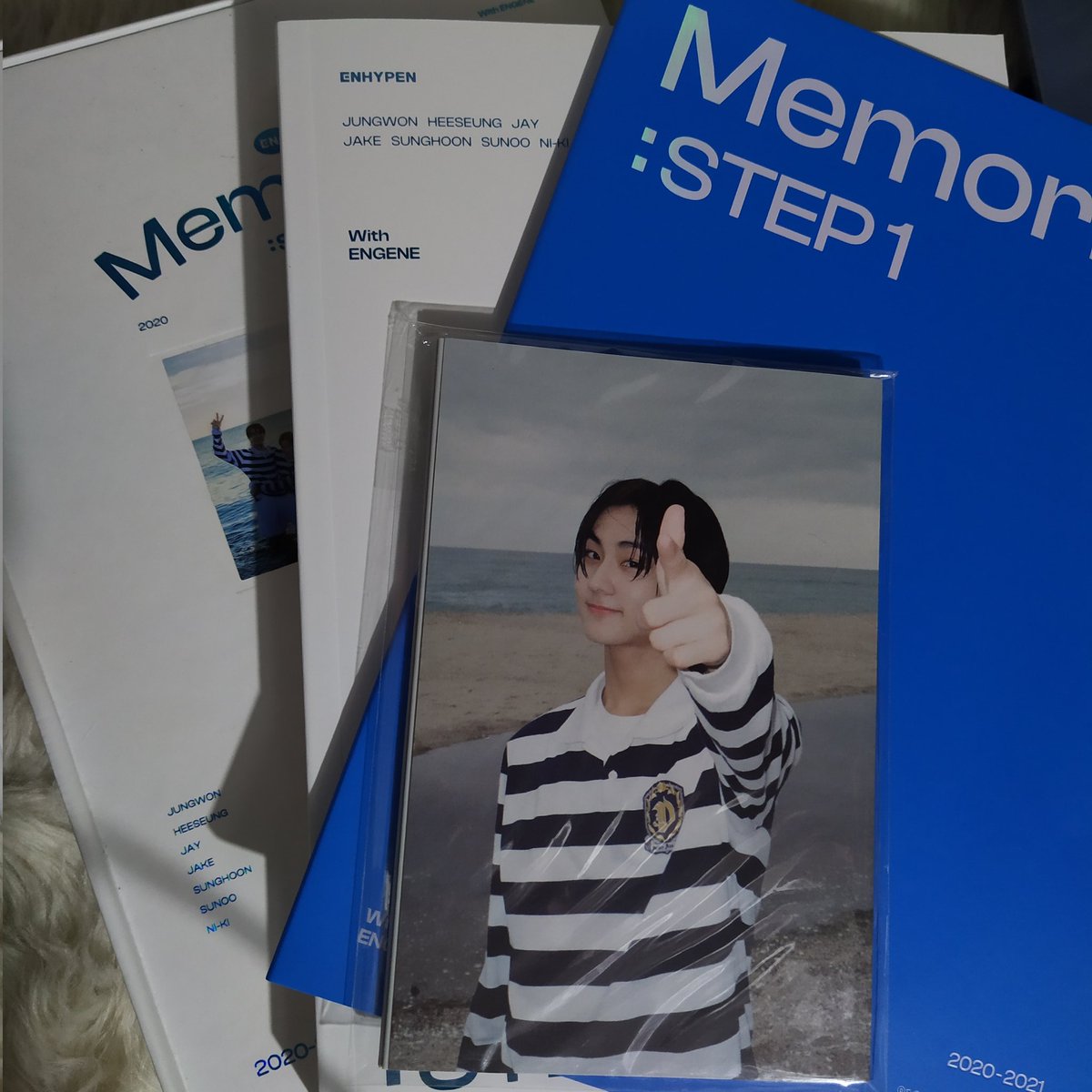 120905cart's tweet photo. wts lfb | #emiesells
enhypen memories step 1 photobook, accordion, outbox , cd
₱ 330 , free pf
— have flaws so pls don't buy if super sensitive for the outbox condi. (check thread.)
# payo / 5 days reservation
# kindly read my pinned first. https://t.co/cA45C7FgbQ
