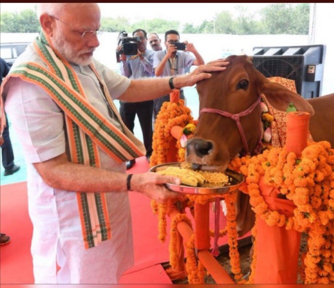 رئيس بقري يسئ لنبينا محمد ﷺ فكيف كل الهند، هذه الامور لابد تتدخل الدول العربية والإسلامية، كل دولة فيها سفير هندي يتلونه ويتحاسب بالقوه لابارك الله في الضعف، غير كذا مضيعه للوقت والكرامه
#رئيس_الهند_يسيئ_لرسولنا
#भारत_के_प्रधानमंत्री_हमारे_नबी_की_शान_में_धृष्टता_कर_रहे_हैं