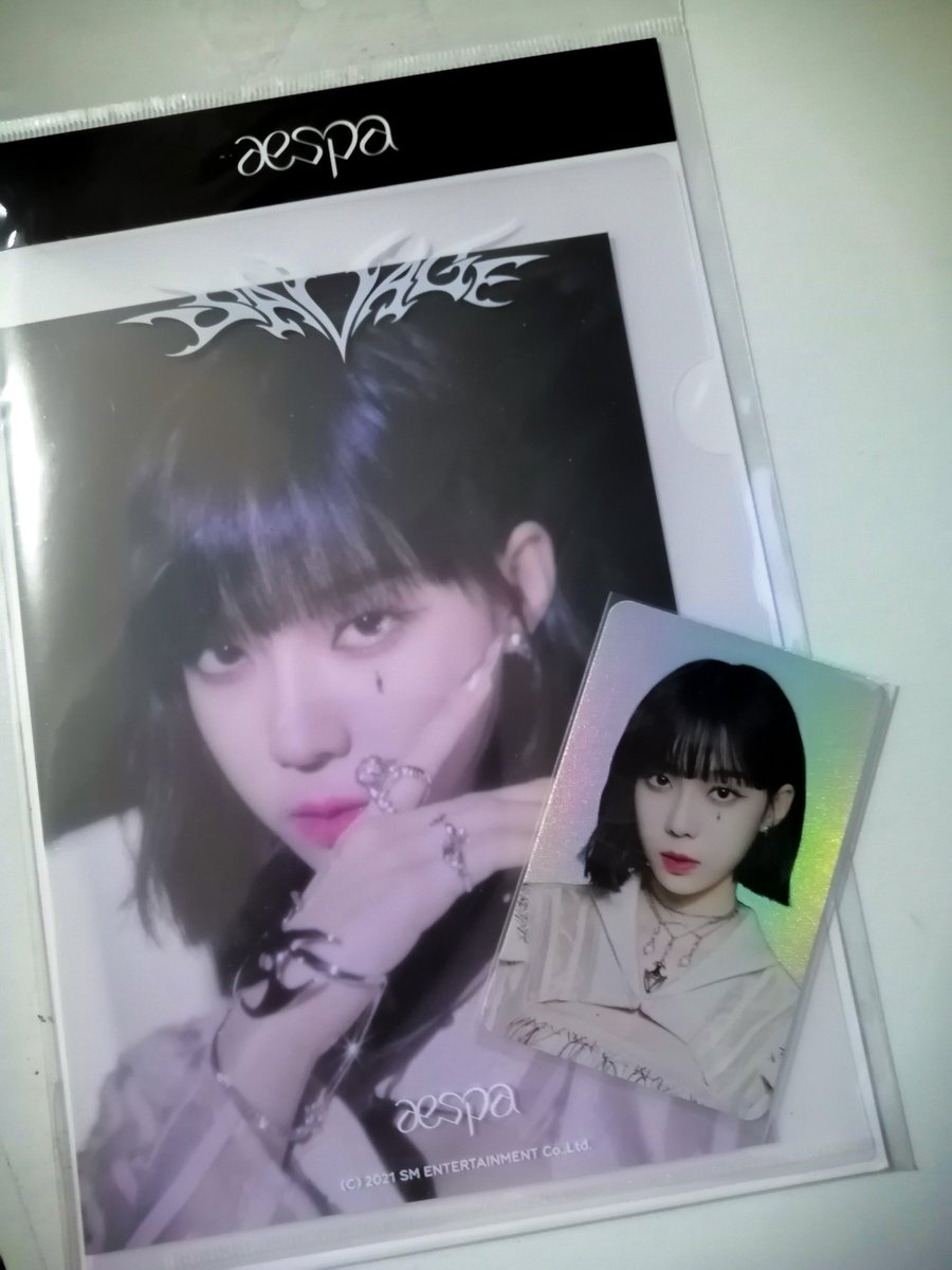 sanaclaus_'s tweet photo. ☁️ wts lfb ph

☁️ Savage Holo MD Winter set
╰ ₱500 (pc +postcard) 

𓏳 onhand
𓏳 payo / 2 days reservation 
𓏳 very good condition
𓏳 mop:gcash
𓏳 mod: sdd, sco, ggx 

✦ wts lfb aespa savage holo pc md winter https://t.co/veqTmADbPP