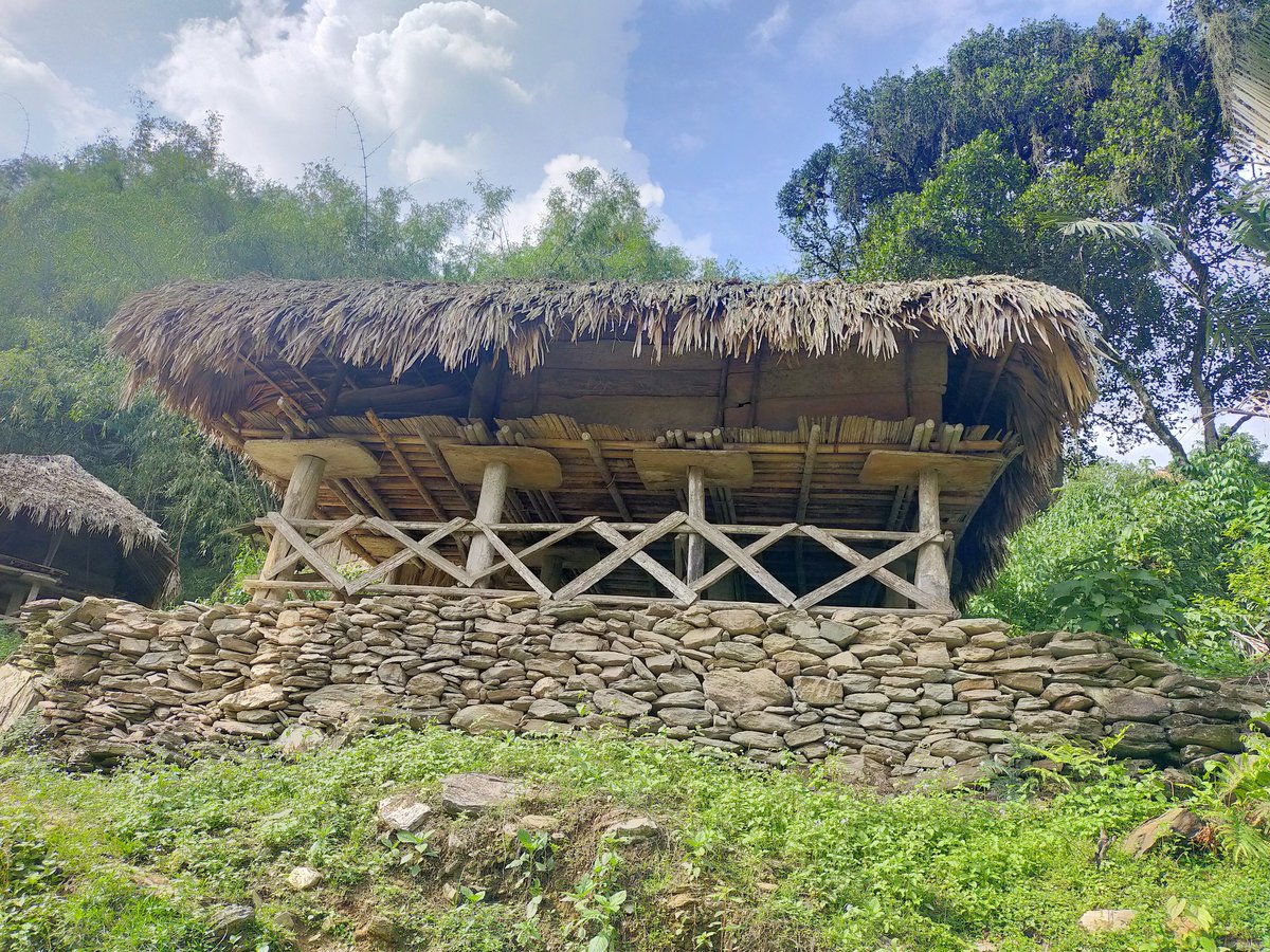 Indigenous communities are a treasure trove when it comes to respecting nature and living sustainably. Rural communities in Arunachal Pradesh  still practise this age old  order and astound us with their wisdom. A traditional granary in an Adi village.
#WorldEnvironmentDay