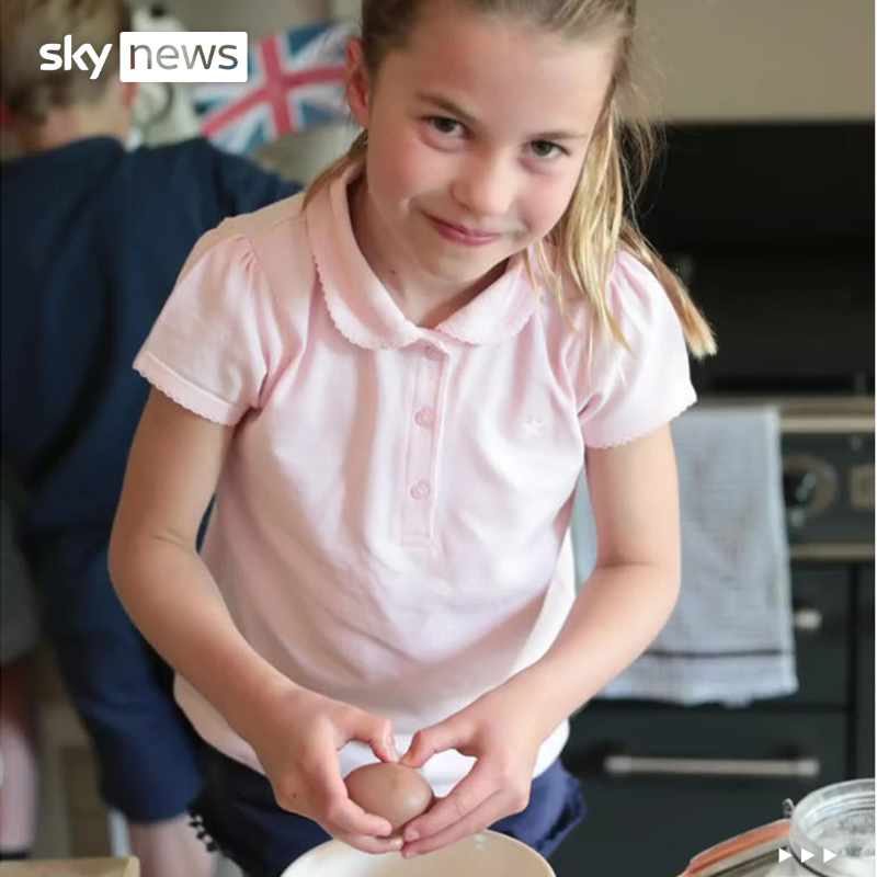 SkyNews's tweet photo. The Duke and Duchess of Cambridge have shared pictures of Prince George, Princess Charlotte and Prince Louis baking cakes for the #PlatinumJubilee

Thousands of people are hosting street parties across the country to mark the final day of celebrations.

https://t.co/MUkPeFF2MA