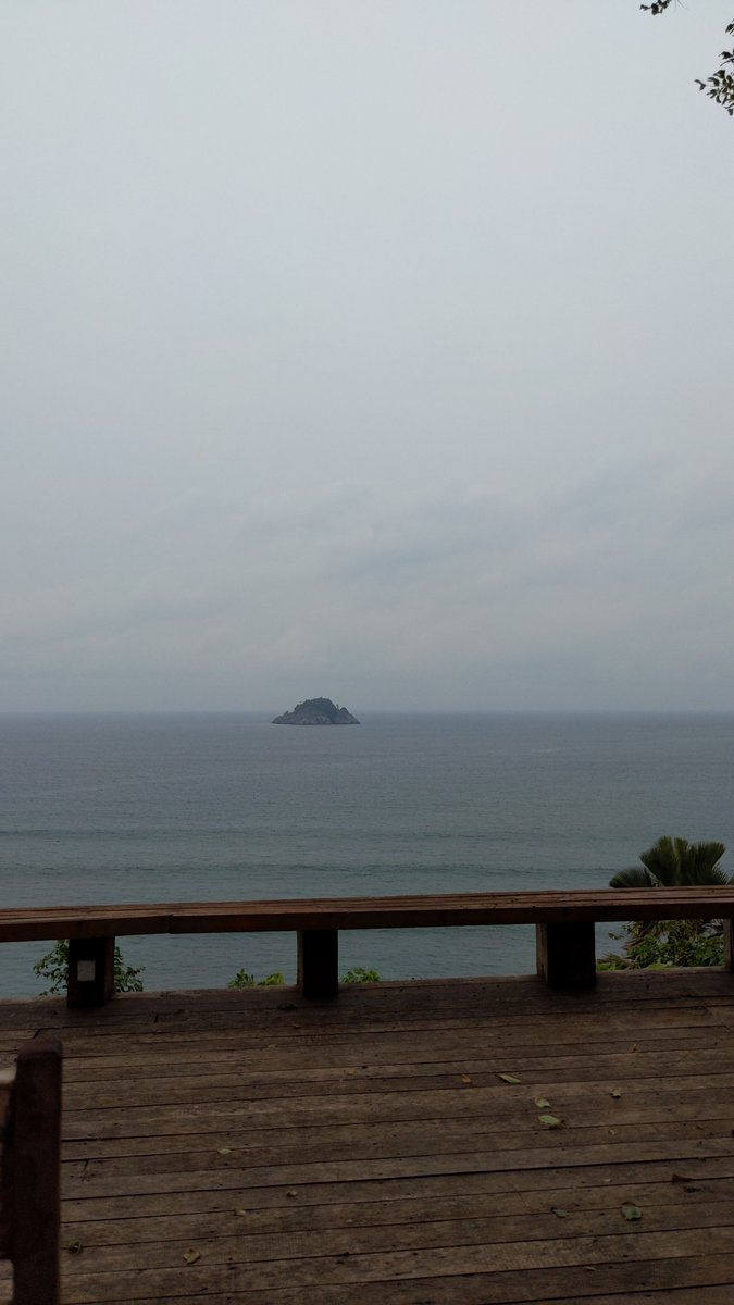 spadeonhishead's tweet photo. Enjoying listening to @bbctms from Sao Tome this morning.... No collapse please 🙏

 #ENGvsNZ https://t.co/XjxndrVLKY
