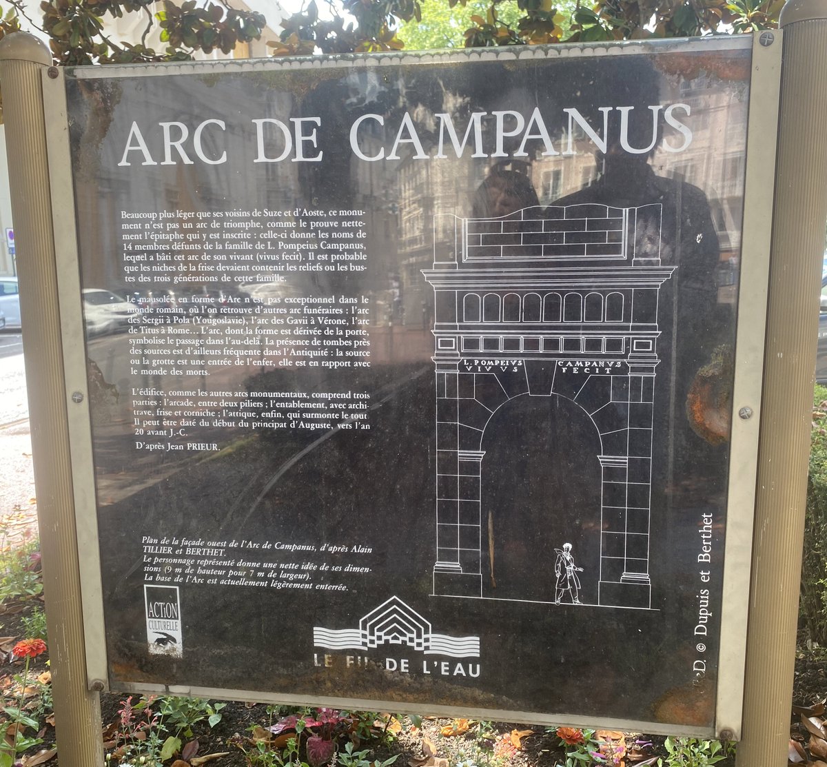 bembelly's tweet photo. Arc de #Campanus 1er siècle apr. JC
📌« ici le poète #Lamartine passait sous l'arc de Campanus pour aller à la pension Perrier située alors à une centaine de mètres ».
Pareil. #AixLesBains @aixlesbainsfr https://t.co/lM4B1gnbKE