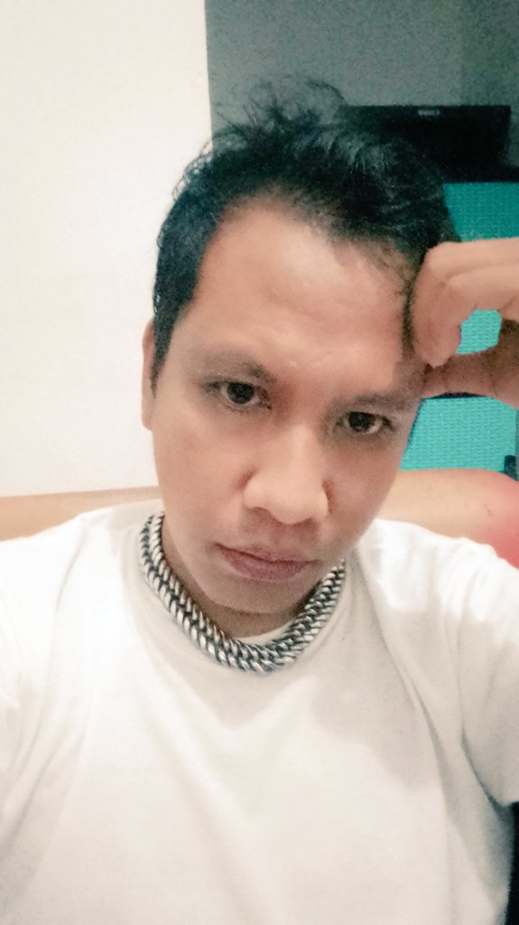 ulumindo's tweet photo. Akhirnya bisa pakai kalung sesuai tipe yang aku suka, go public pakai kalung dengan santai https://t.co/JHZdckH8mt