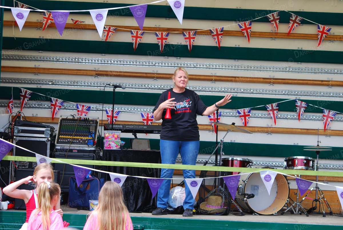 A fantastic jubilee event on Bedfont Green yesterday attended by many local residents. The sense of community was great to see. Let’s make this an annual event 😊