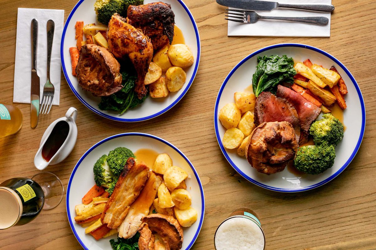 Jubilee weekend may be coming to a close, but that doesn’t mean the good times have to stop there! 

Wrap up the weekend with one of our delicious Sunday roasts! Who’s joining us? 🇬🇧