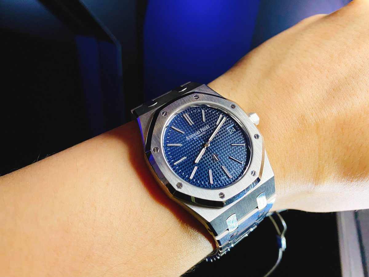 wakkun0116's tweet photo. 一応今日もロイヤルオークつけといた
#RO50 #オーデマピゲ #AP @AudemarsPiguet
#そういえば私の新部署名も略すとAP https://t.co/KGDDKX5sTl