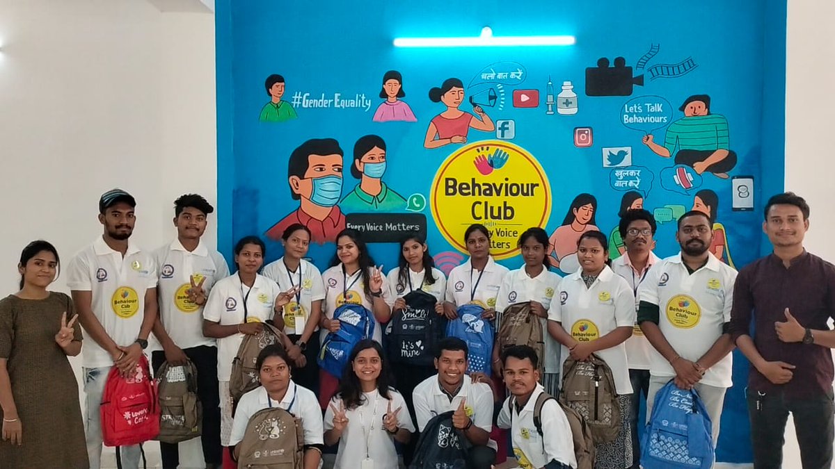ChhattisgarhABC's tweet photo. #BehaviourClub बस्तर विश्वविद्यालय में क्लब के मेंबर्स के लिए दो दिवसीय कार्यशाला रखी गई, जहां बिहेवियर क्लब को लेकर छात्रों के बीच समझ बनाई गई, साथ ही #BehaviourLab के उपयोगिता एवं, व्यवहार परिवर्तन को लेकर #socialexperiment एवं संचार पर रणनीति बनाई गई। https://t.co/kDZlDIMkqW