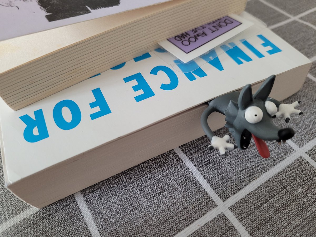 Gyrowoof's tweet photo. I got a #WolfPenyet, (squished wolf) bookmark for my reads now. He guards my last-read pages now. So adorable! #waffs https://t.co/kUmQLfYQLm