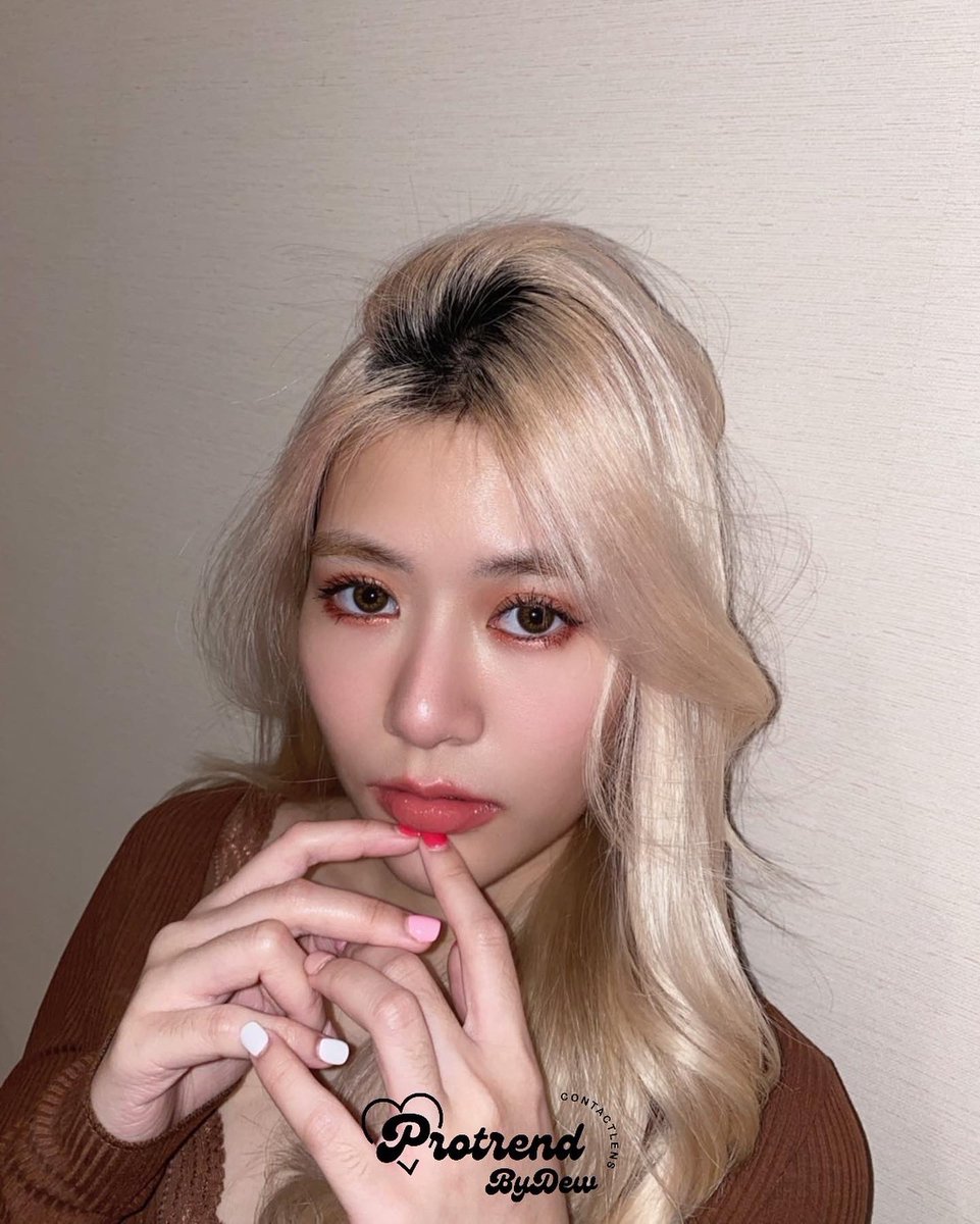 protrendbydew's tweet photo. 👐🏻ไว้เล็บยาวได้ไหม  ถ้าใส่เลนส์
  ♡━━ ✿ ✿ ✿ ✿ ✿ ✿ ━━♡

💢จริง ๆ คนที่ใส่คอนแทคเลนส์ ควรจะไว้เล็บสั้น เพื่อความปลอดภัย✔️ แต่ถ้าคุณเป็นคนรักการไว้เล็บยาว💅 ต้องมีเทคนิคที่ปลอดภัยในการใส่ ถ้าไม่แน่ใจให้ใช้อุปกรณ์ช่วย 🪄เพราะปัจจุบันมีหลายอย่างให้เลือกใช้อยู่น๊า https://t.co/G0cLMY5Ef1