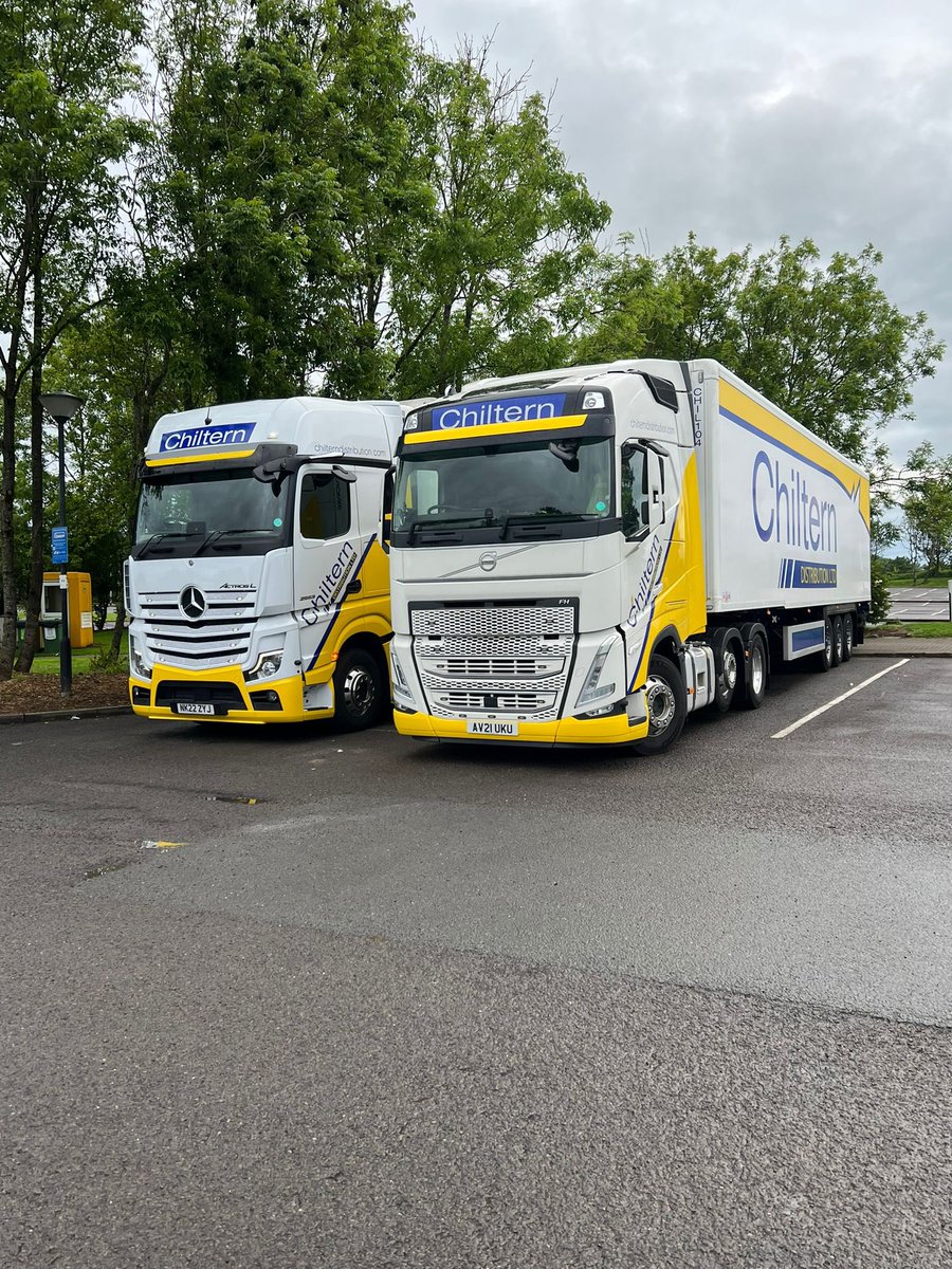 ChilternDist's tweet image. We hope that you are all having a good Jubilee weekend. As it draws to an end.. our fleet is preparing for another busy week ahead. 
Keep the pictures coming in please. 📸📸

#chilterndistributionltd #queensjubilee #keepontrucking #volvotrucks #scaniatrucks #mercedestrucks