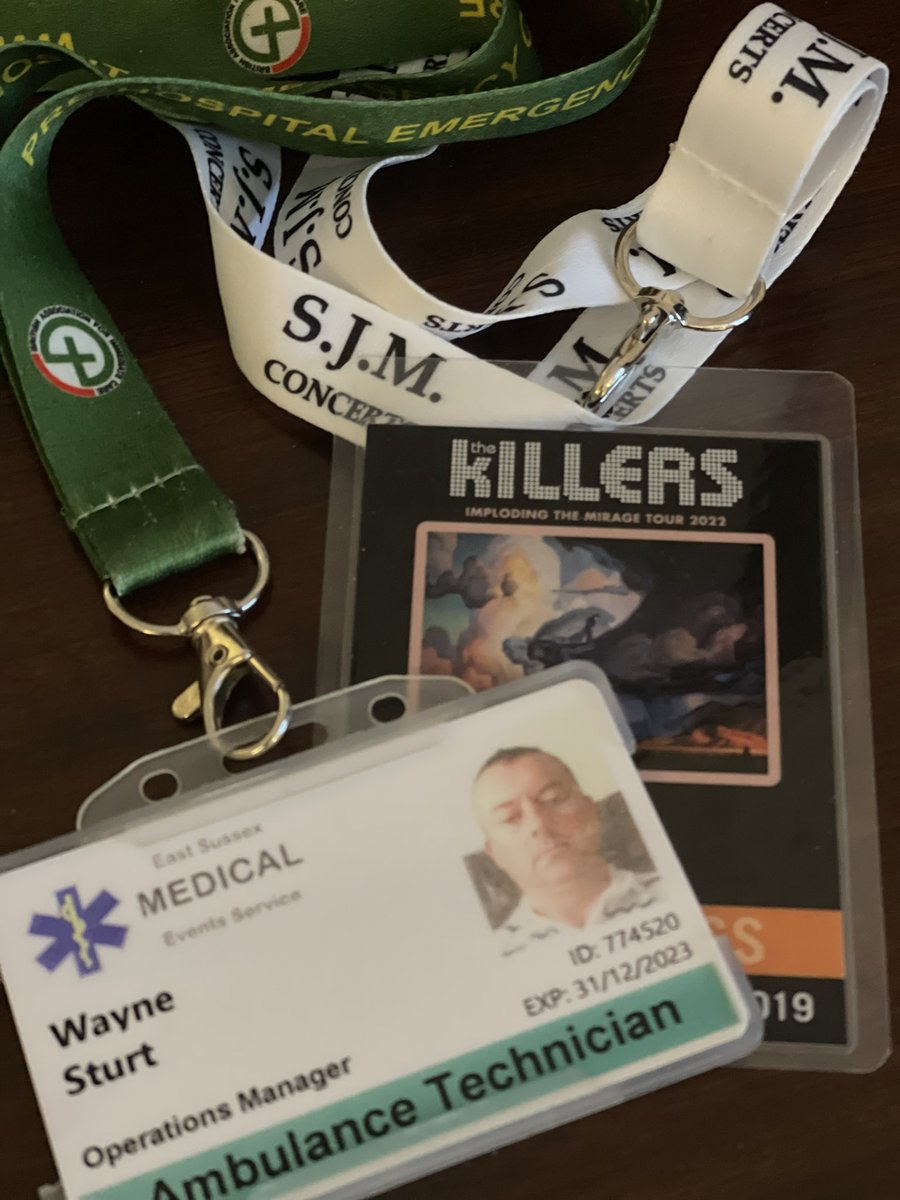 It seems that Wayne accidentally turned left yesterday eve and not right 👀 but it did have some perks 😉 and a long overdue catch up with our friends @GreenlineMedic whilst he helped cover back of house. 

#OneJobDoneWell #WeDontPlayBeingMedic #ThisIsTheDayJob #EventMedics