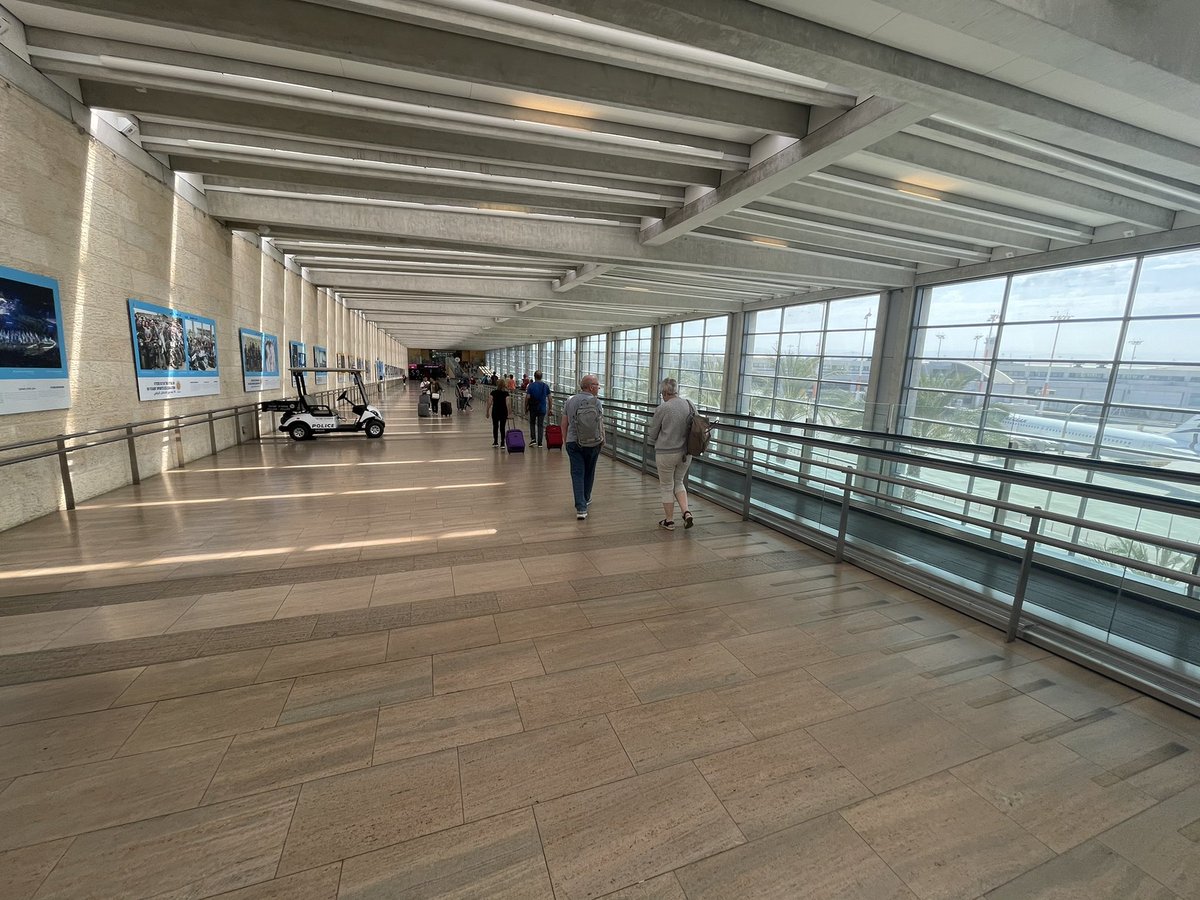 benyoav's tweet image. On my way to #ESEAC2022! First conference since… a long time. Looking forward to seeing everybody and discussing cutting-edge science on #electroanalysis!