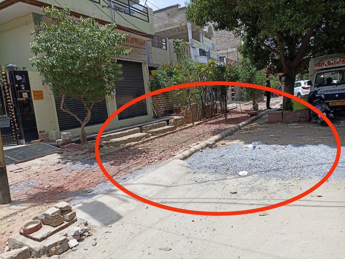 rahulsingh8171's tweet photo. Agar koi accident ya in future uska zimmedaar kaun hoga? 
Place : 11b Anthem k saamne.
Kripya jaldi karwahi karen. https://t.co/kz17ps7b4p