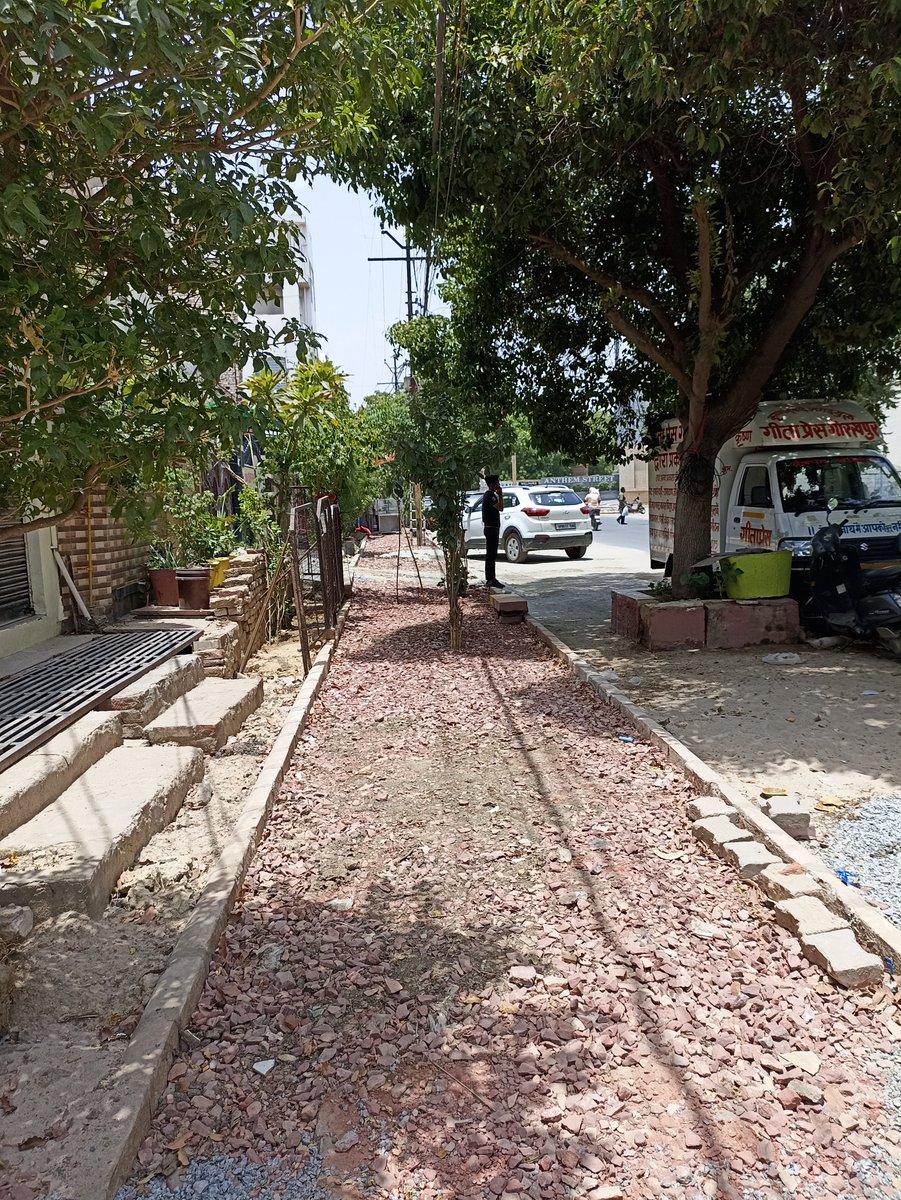 rahulsingh8171's tweet photo. Agar koi accident ya in future uska zimmedaar kaun hoga? 
Place : 11b Anthem k saamne.
Kripya jaldi karwahi karen. https://t.co/kz17ps7b4p