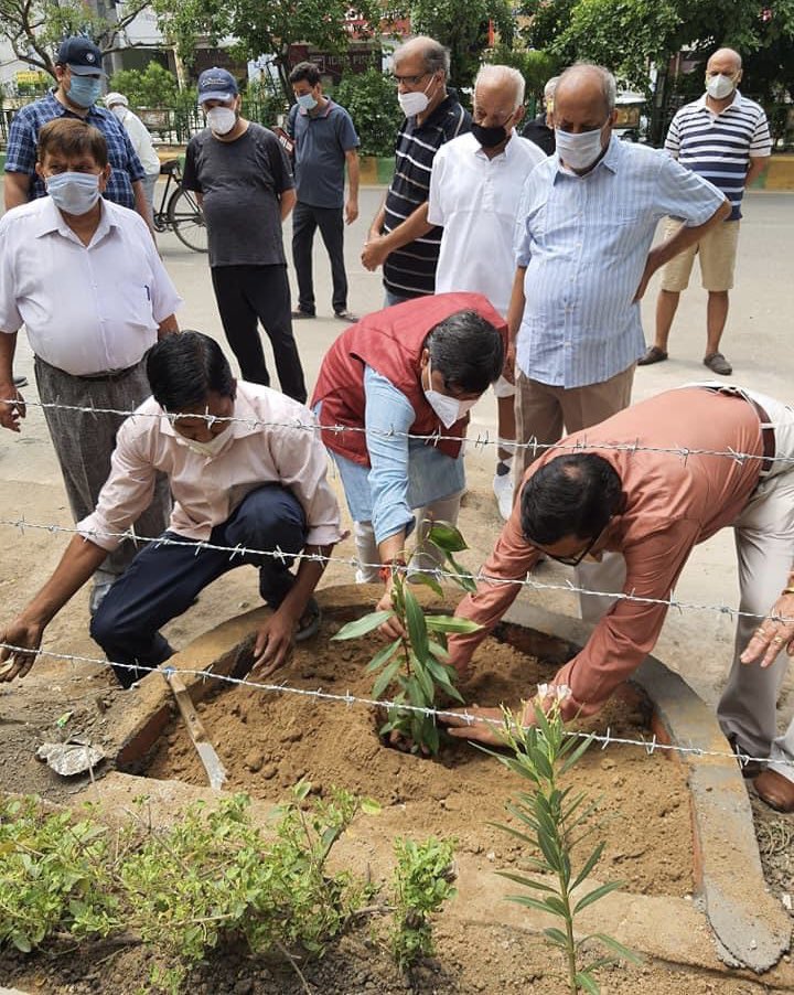 jhasharat's tweet photo. If you remove organic content from Soil it will become Sand and if you put organic content into Sand it will become Soil’ so save our Soil.
Also try to plant as many Trees to save us from #Green_House_Effect.🙏 #Save_Soil #Plant_A_Tree #World_Environment_Day #5_June https://t.co/SjSQmgdDer