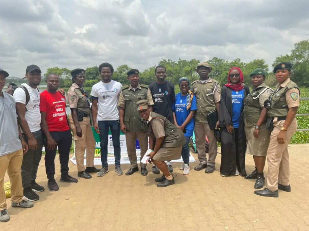 CapwsInitiative's tweet photo. Happy #WorldEnvironmentDay from all of us at #CAPws. Yesterday we joined other stakeholders including @FMEnvng, @EUinNigeria, @FranceInNigeria, @NESREANigeria to walk for #OnlyOneEarth in #Abuja.
#restorationx10000 #circularplastics #ClimateAction https://t.co/oqzld7zHZk