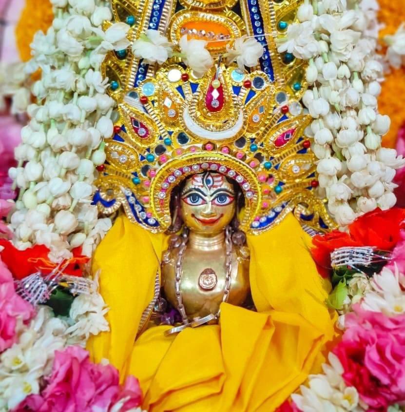 Lingarajdham's tweet photo. On the occasion of sitalsasthi, Lord lingaraj is dressed as groom and ties knot with bride Maa parvati. 
Jai Baba Lingaraj.

#Lingarajtemple #Bhubaneswar #Ekamrakhetra https://t.co/TFuBvSdSrO