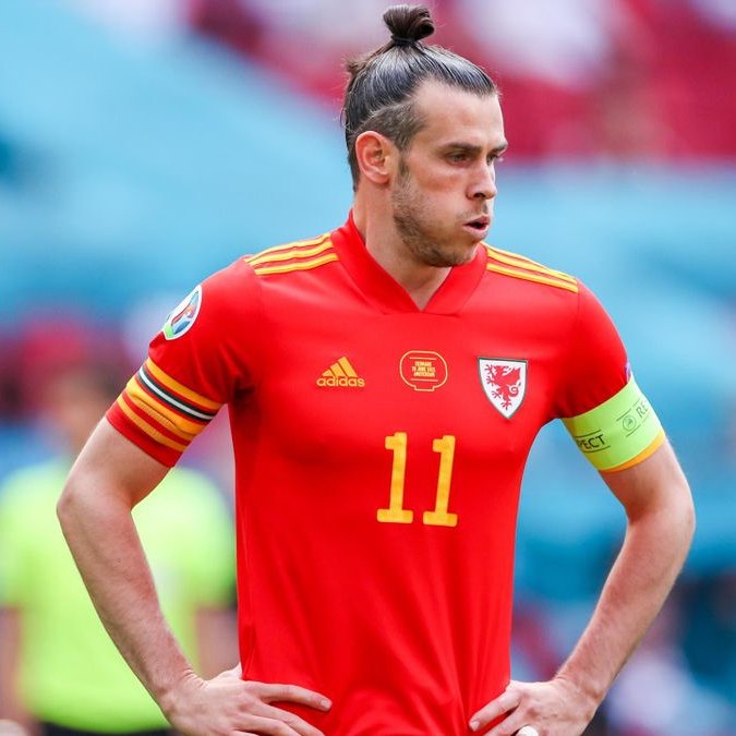 SurpriseShirts's tweet image. If Gareth Bale STARTS for Wales against Ukraine this afternoon, we'll giveaway a surpriseshirts.co.uk Mystery Box! 🏴󠁧󠁢󠁷󠁬󠁳󠁿🏌️‍♂️

👇 How to enter
♻️ Retweet
✅ Follow us

That's it! Good luck 🔥