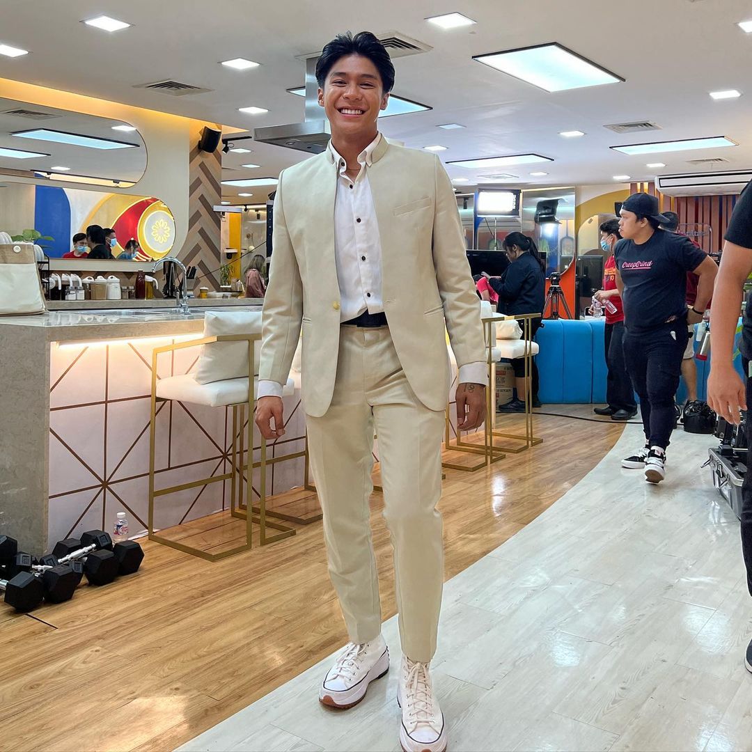 MichaelVerArmy's tweet photo. [ 𝐌𝐢𝐜𝐡𝐚𝐞𝐥'𝐬 𝐋𝐚𝐭𝐞𝐬𝐭 𝐈𝐆 𝐏𝐨𝐬𝐭 ]

"Balik Bahay🏠 " - Michael✨

#MichaelVerComaling 
#PinoyBigBrother
#PBBKumunitySeason10 https://t.co/UFvl8ig2Rq