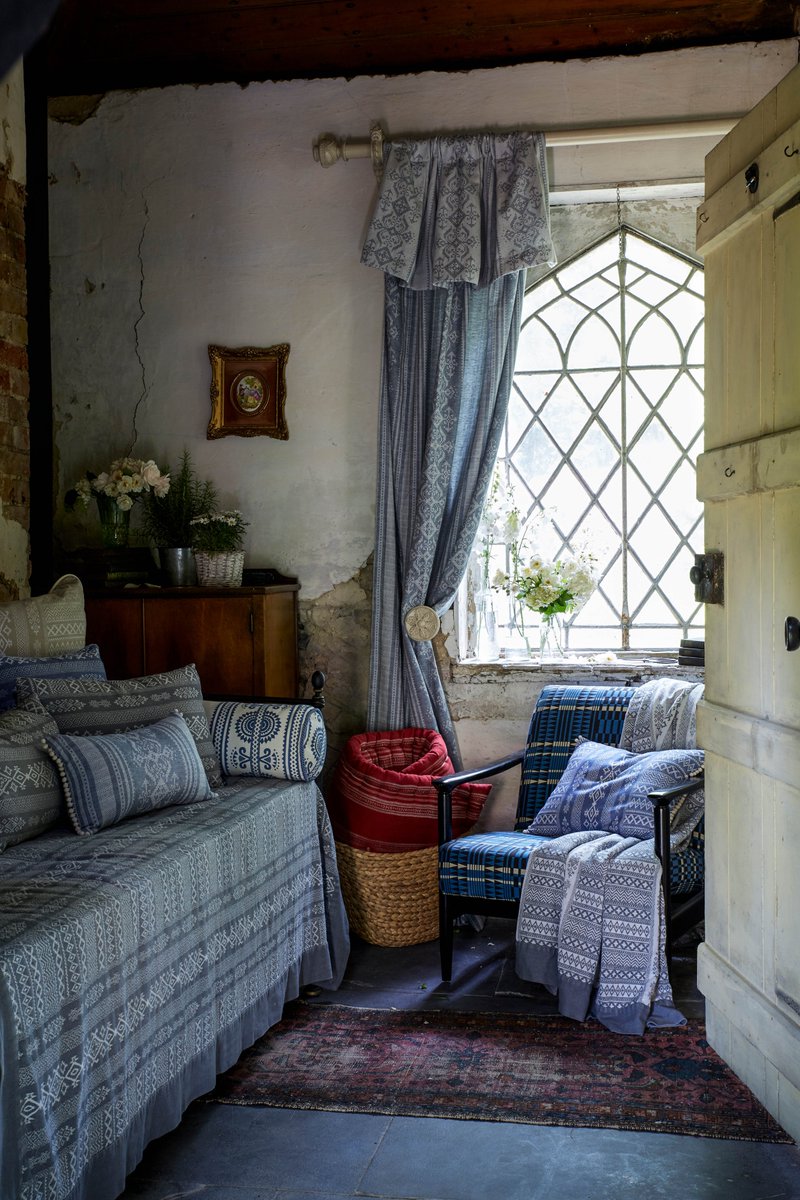 I worked tirelessly for about two weeks on our dilapidated thatched cottage, to make it a stage for this photoshoot. It used to be a dairy cottage, where cheese and cream were made, in the old days.

#cottagestyle #cottagedecor #cottage #fabricdesign #textiles #quirkydecor
⁠