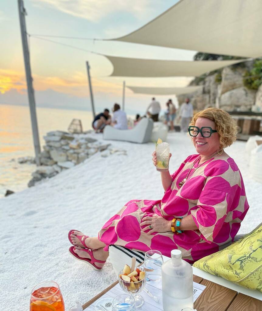 tablehopper's tweet photo. What a perfect setting for aperitivo. In my case, a mastiha mojito. 🇬🇷

#thassos #thassosisland #karnagiobeachbar #greece #greeksunset #greekislands #mastiha #mojito #tablehopper https://t.co/WMRGCBe5wT https://t.co/3mkSjScjUN