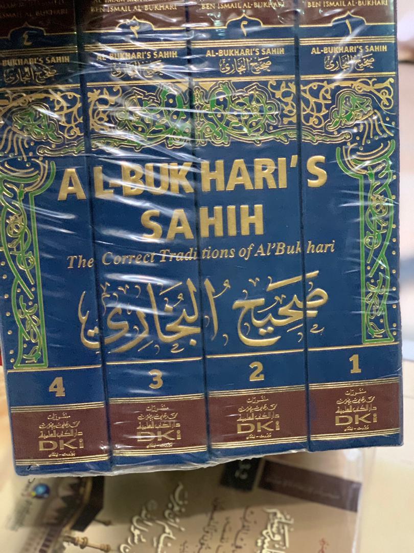 BaitulHikmah_NG's tweet photo. Tafsir al-Sa'di 
Sahih al-Bukhari 
Tafsir Ibn Kathir 
Stories of the Prophet 

Dar-ul-kutub ilmiyyah stands out!
#beneficialbooks
#Islamicbooks 
#weekendsales
#readersworld
Kindly RT, Barakallahu feekum! https://t.co/EYwIww7Edh