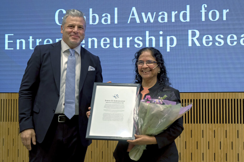 phsilberzahn's tweet photo. Saras Sarasvathy, à l'origine de la théorie de l'effectuation, reçoit le prestigieux "Global Award for Entrepreneurship Research".
Le prix récompense les chercheurs ayant apporté une contribution majeure à la recherche en entrepreneuriat.
https://t.co/UpGUypifEN https://t.co/8RD2SHwkIV