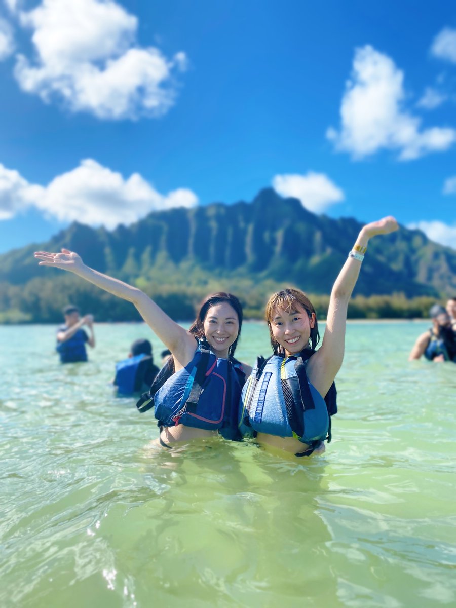 Naotan417's tweet photo. ハワイには全社会議&amp;社員旅行の位置づけで行ってきました。COVIDで1年半延期されたけど、無事に開催されて良かった。アメリカの特にIT系の会社はこういう福利厚生にかなり力を入れるところも多いです。普段なかなか会えない他の国の社員とも交流できるし、控えめに言って最高✨ #ハワイ #社員旅行 https://t.co/rMo5w9AMM9