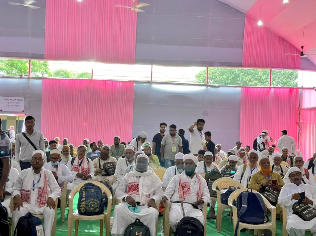 jayanta_malla's tweet photo. Flagged off the first batch of Haj Yatra 2022 at Ghy Airport this morning. After the 2 years break of Covid, this year a total of 3451 pilgrims will visit Haj from NorthEast. Today the first batch of 149 pilgrims left for Haj from Guwahati. I wish my best to everyone of them. https://t.co/XtMaMdsY11