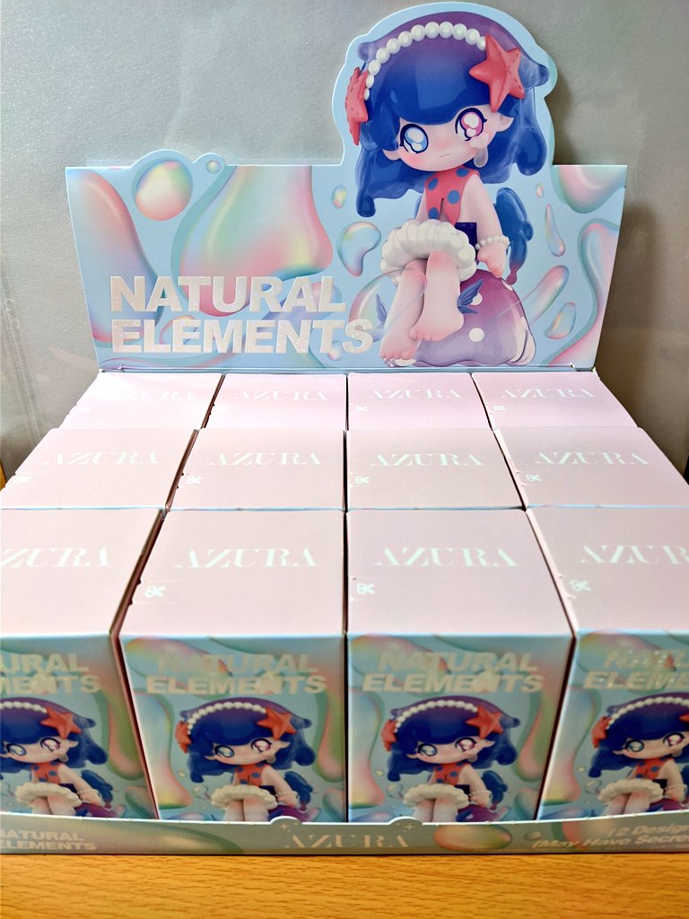以前、POPMARTのAZURAのエレメンツシリーズを3個買ったんだけど、昨日
